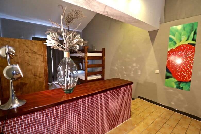 Hostal Lost & Found - Guesthouse & Suites