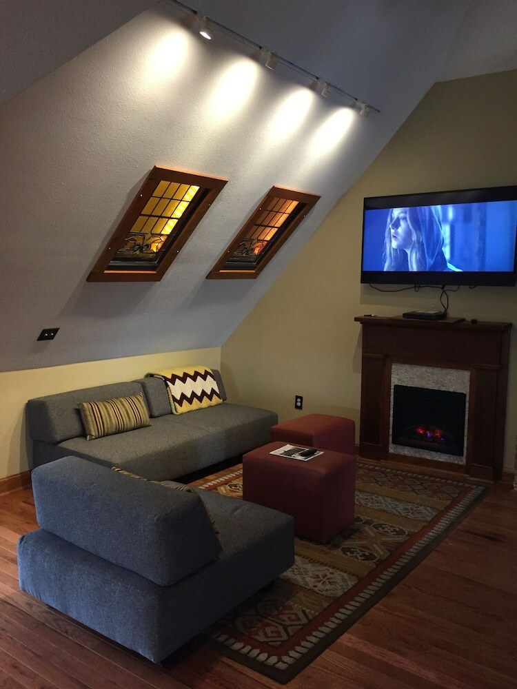 Hotel Burford House Inn