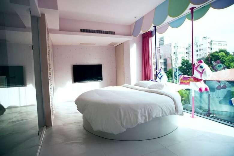 Hotel The Fantasy Apartment