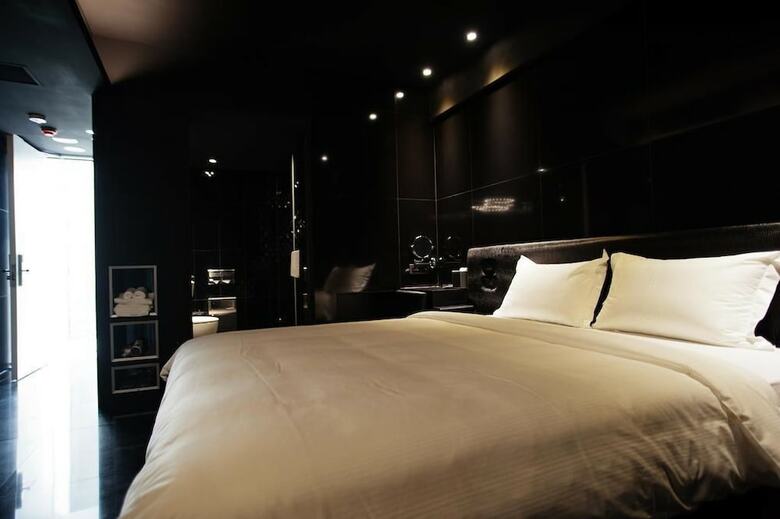 Hotel The Fantasy Apartment