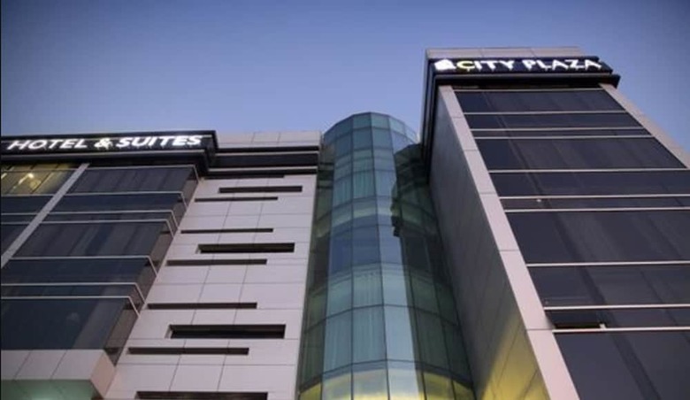 City Plaza Hotel & Suites