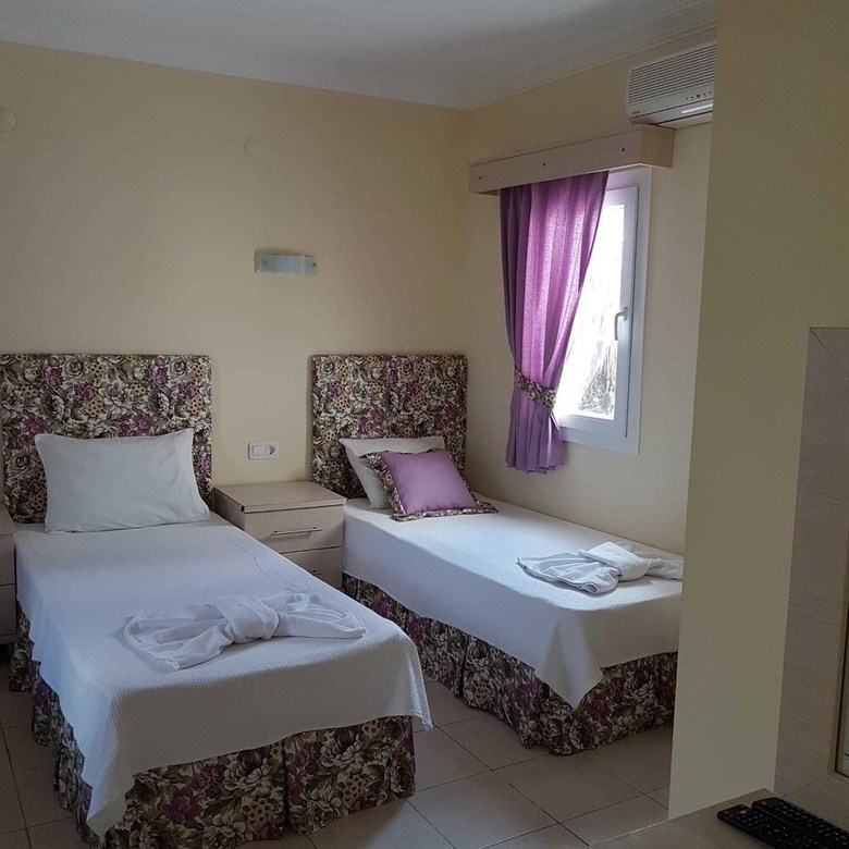 Canna Garden Hotel