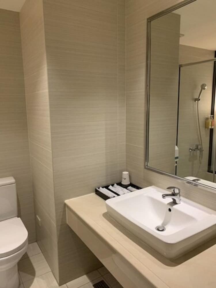Oriental Pearl International Hotel