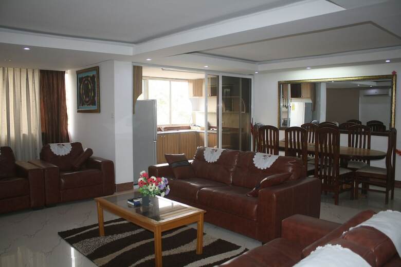 Hotel Adwoa Wangara Apartments