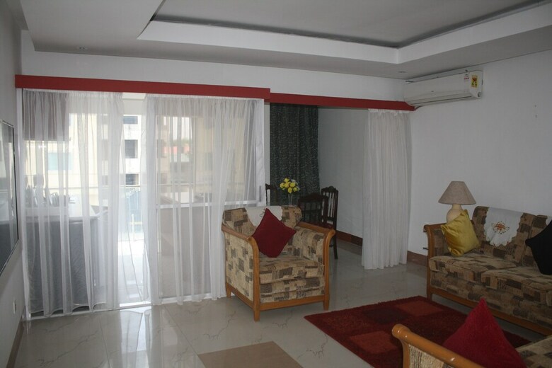 Hotel Adwoa Wangara Apartments