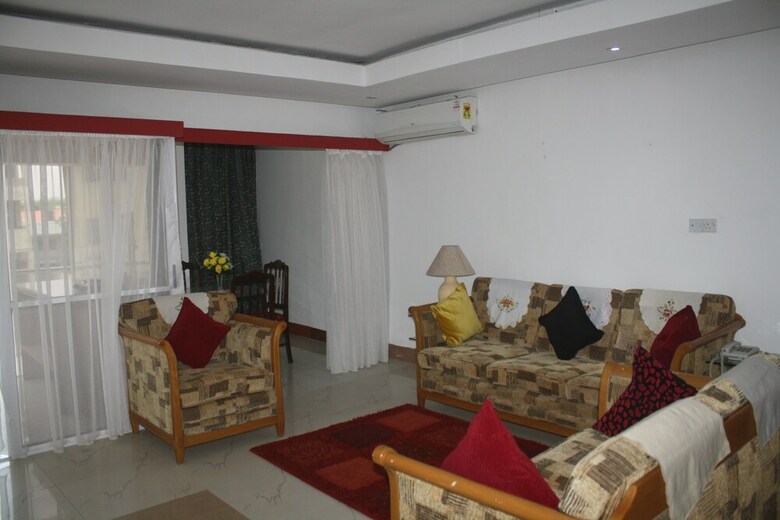 Hotel Adwoa Wangara Apartments