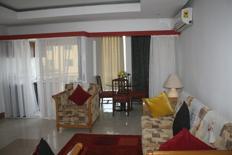 Hotel Adwoa Wangara Apartments