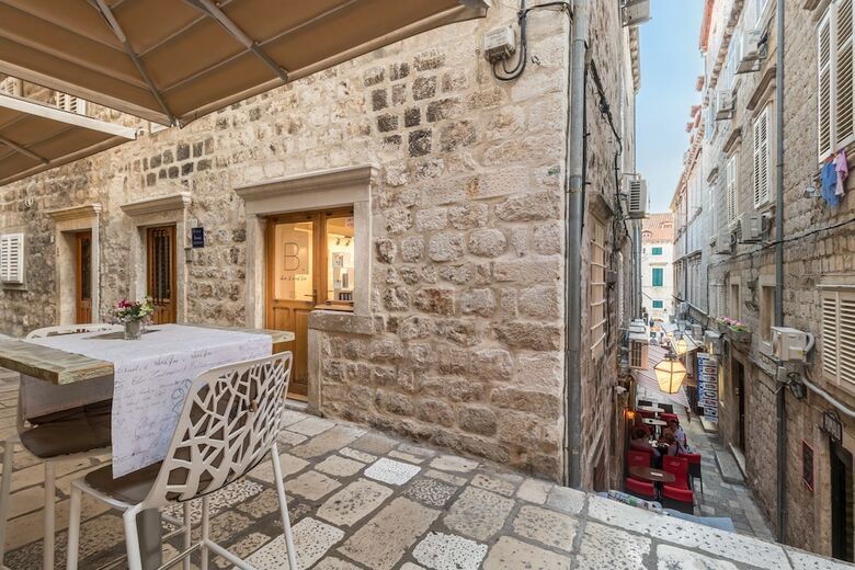 Hotel Apartments And Rooms Perla