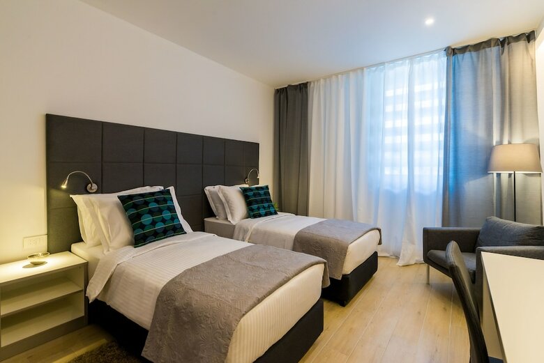 Hotel Rooms 4 U
