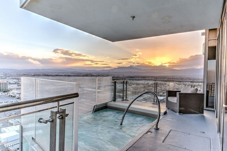Aparthotel Stripviewsuites At Palms Place Penthouses