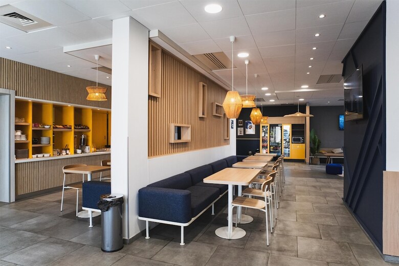 Hotel Kyriad Eco - Clermont Ferrand Estaing
