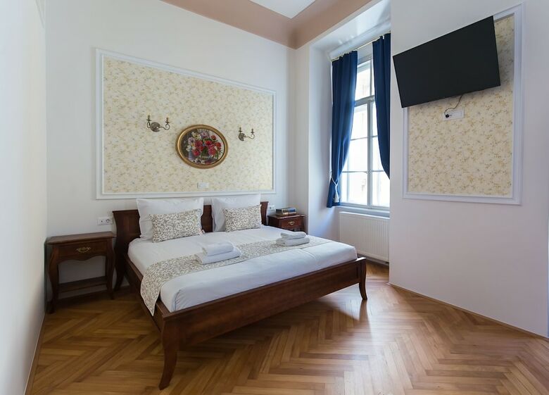 Hotel Barbo Palace