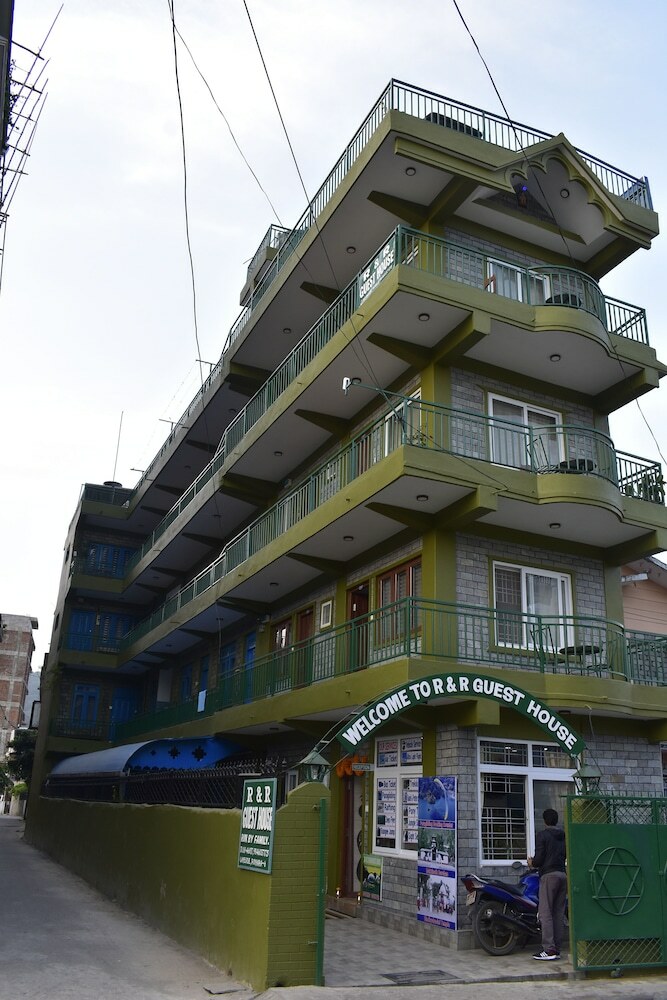 Hotel R&r Guest House
