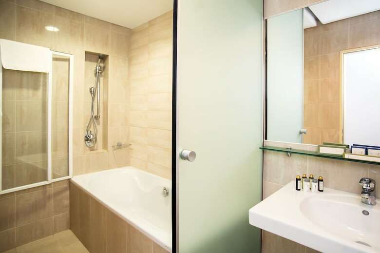 Kenese Bay Garden Resort & Conference Hotel