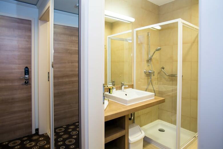 Kenese Bay Garden Resort & Conference Hotel