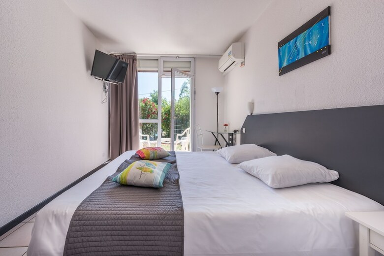 Hotel Le Clos Des Bruyeres