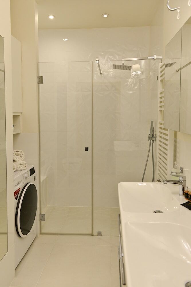 La Gioia Elegant Spacious Apartment