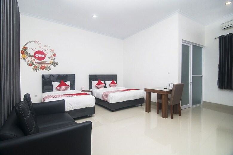 Hostal Oyo 284 Wisma Jip