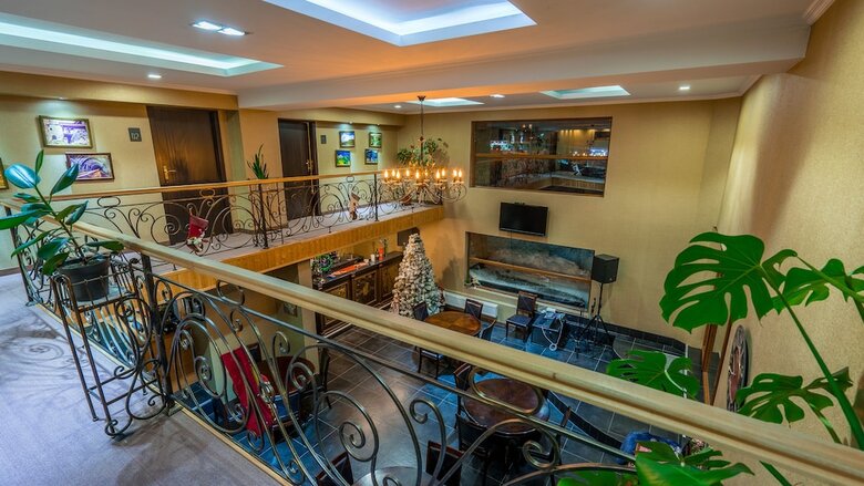 Good Aura Hotel