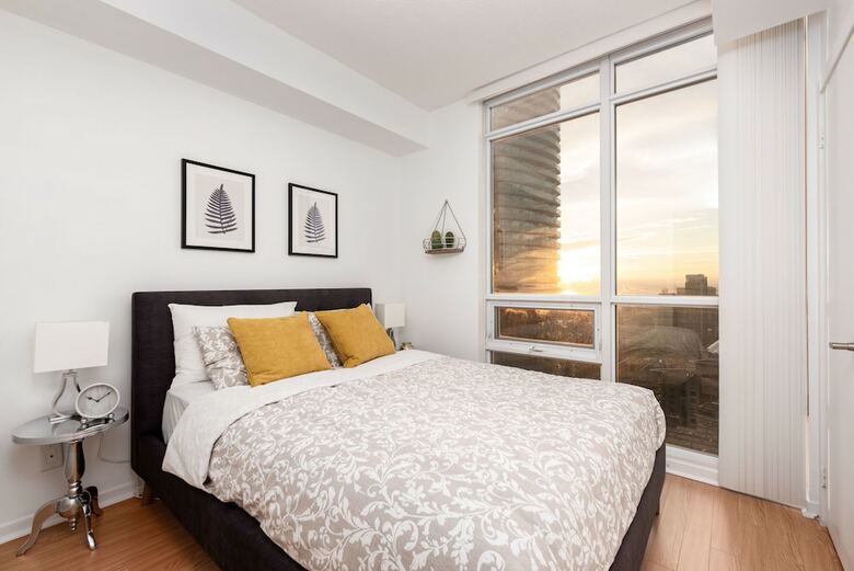 Quickstay - Elegant & Modern Condo (Cn Tower Views)