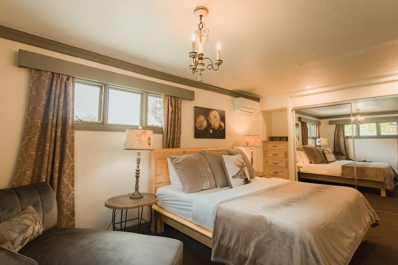 Bed & Breakfast Highland Haven Creekside Inn