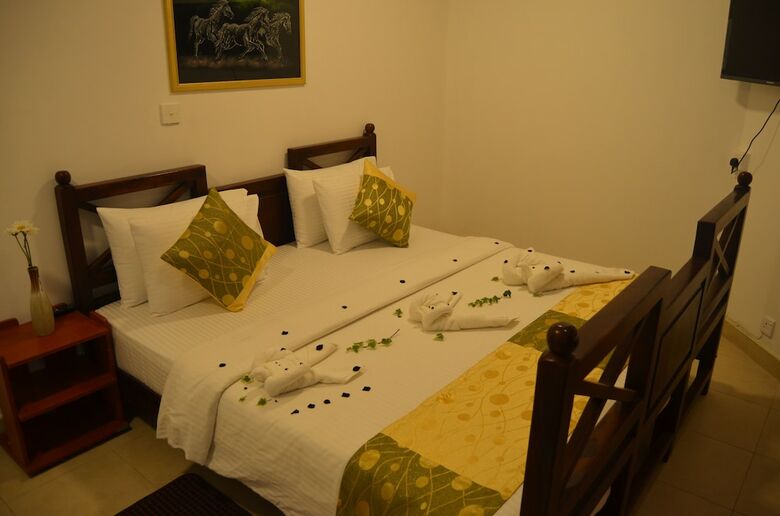 Hotel Golden Grove Villa