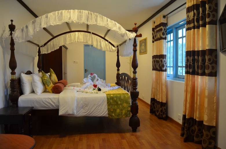 Hotel Golden Grove Villa