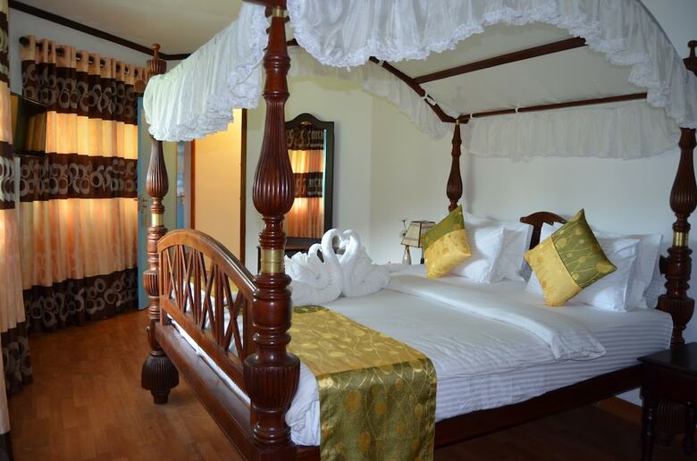Hotel Golden Grove Villa