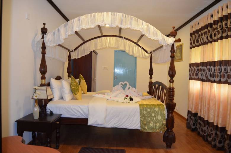 Hotel Golden Grove Villa
