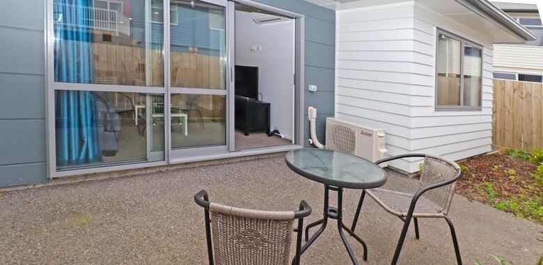 2 Brm Apartment 4 On Jones Crescent
