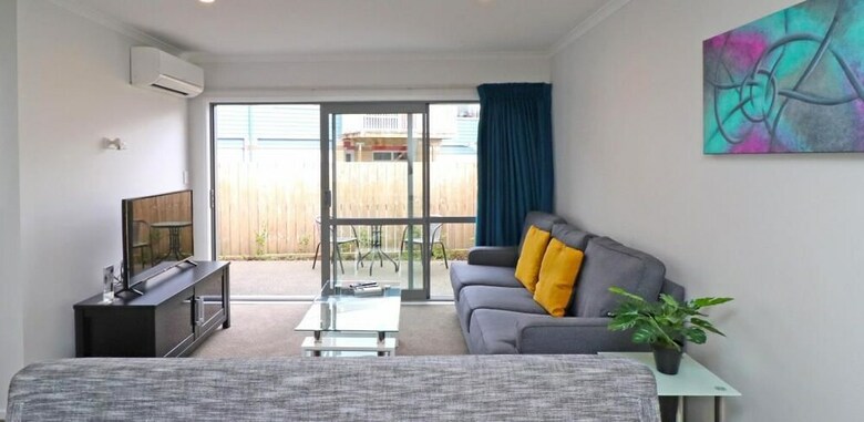 2 Brm Apartment 4 On Jones Crescent