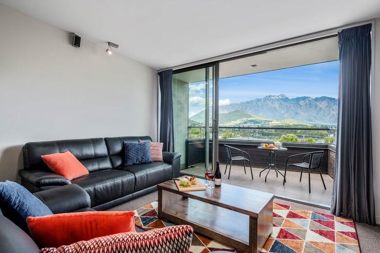 Scenic Queenstown Apartment