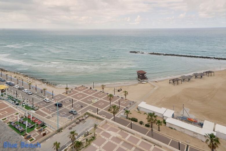 Spacious Sea View Apartment