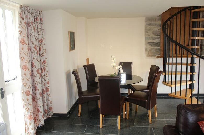 Hotel Dolgun Uchaf Guesthouse