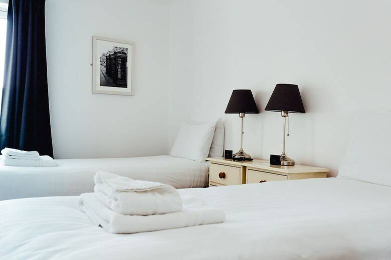 Canon Court Aparthotel