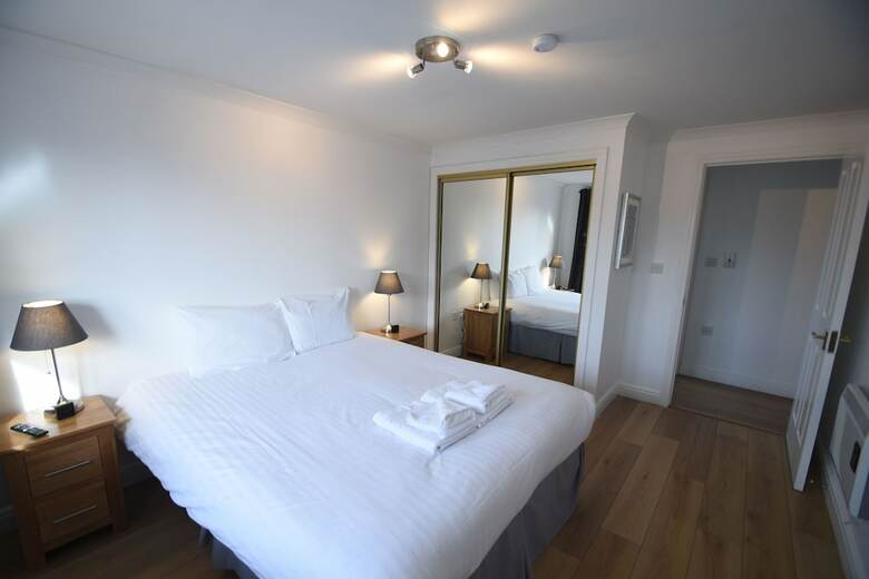 Canon Court Aparthotel