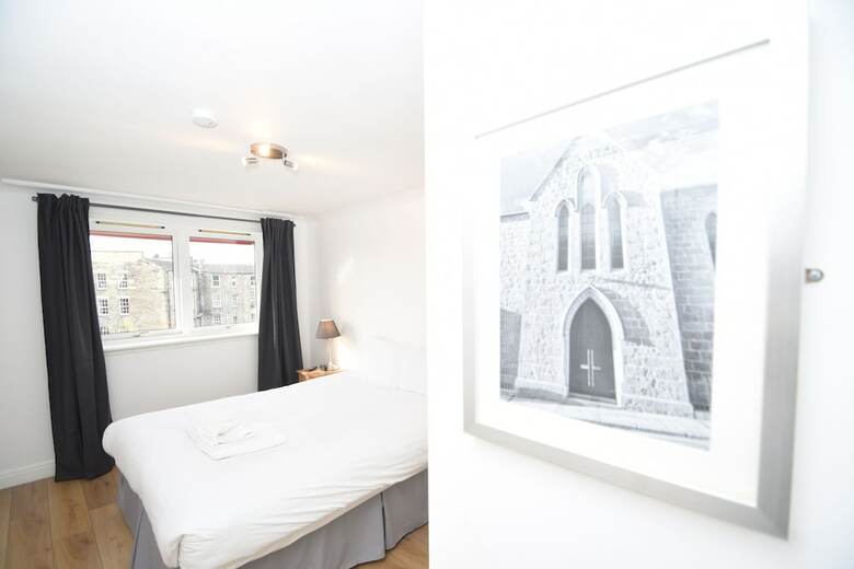 Canon Court Aparthotel