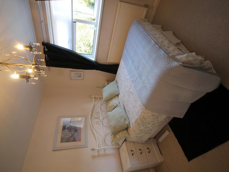 Garth Olwg 2 Bed Apartment By Cardiff Holiday Homes