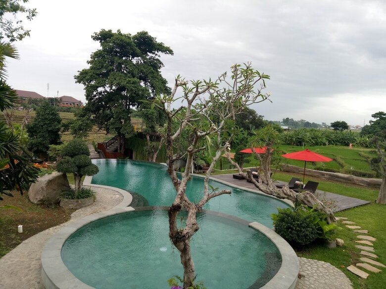 Bed & Breakfast Taulan Villa And Restaurant