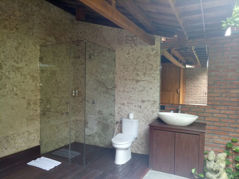 Bed & Breakfast Taulan Villa And Restaurant