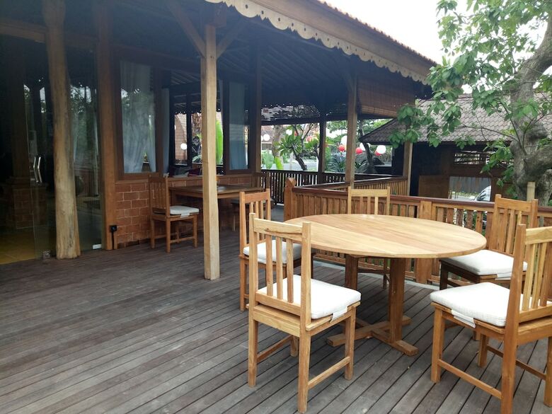 Bed & Breakfast Taulan Villa And Restaurant