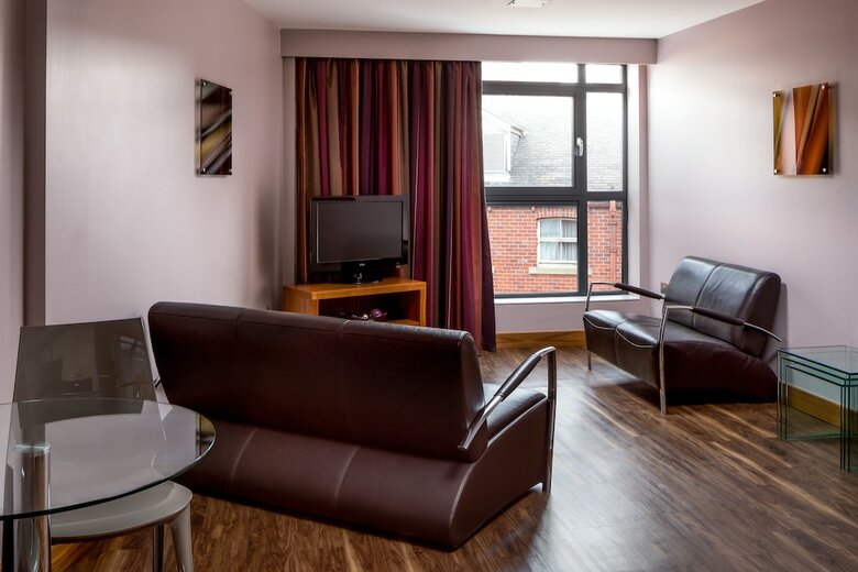 Apartamentos Roomzzz Leeds City