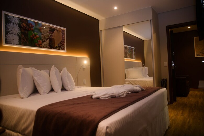 Hotel San Diego Su�tes
