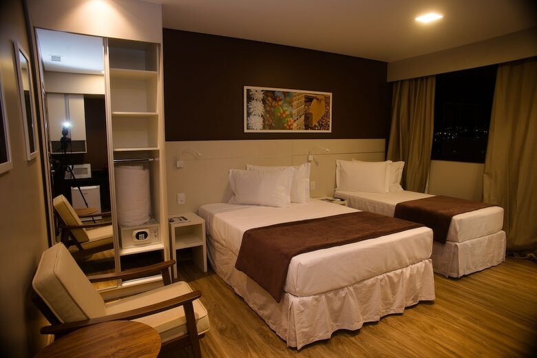 Hotel San Diego Su�tes