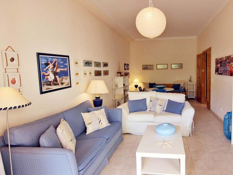 Los Arcos Apartments
