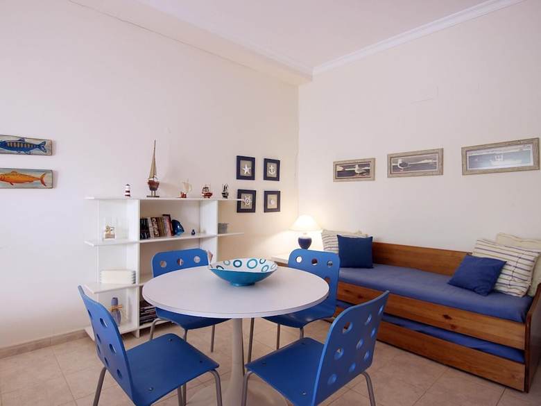 Los Arcos Apartments