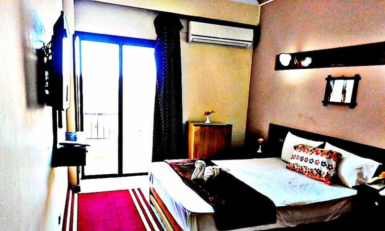 Shady Hotel