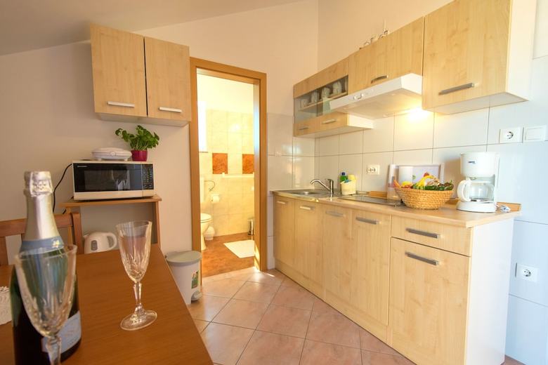 Apartments Mladenka