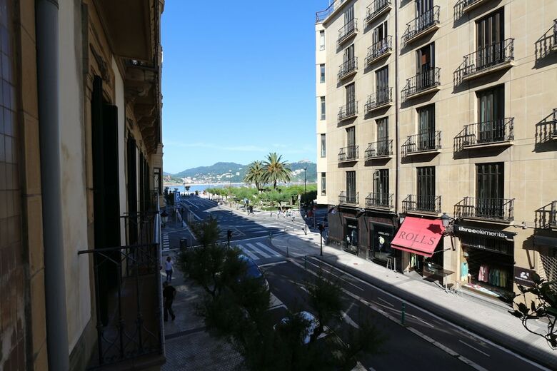 Apartamentos Holiday By The Beach