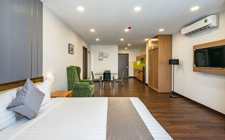 Hotel Emerald Central